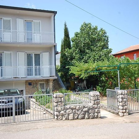 Apartments Jakobi By El-Pi Tours Njivice Dış mekan fotoğraf