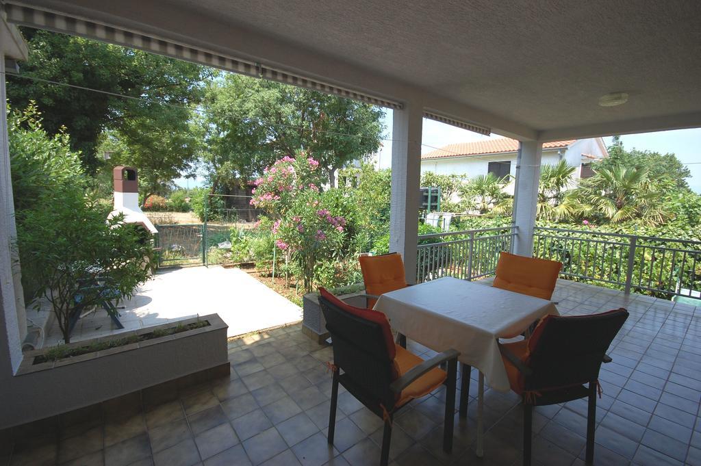Apartments Jakobi By El-Pi Tours Njivice Dış mekan fotoğraf