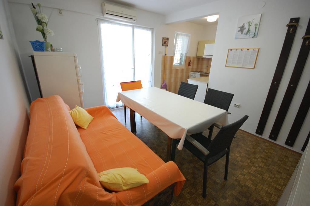 Apartments Jakobi By El-Pi Tours Njivice Dış mekan fotoğraf
