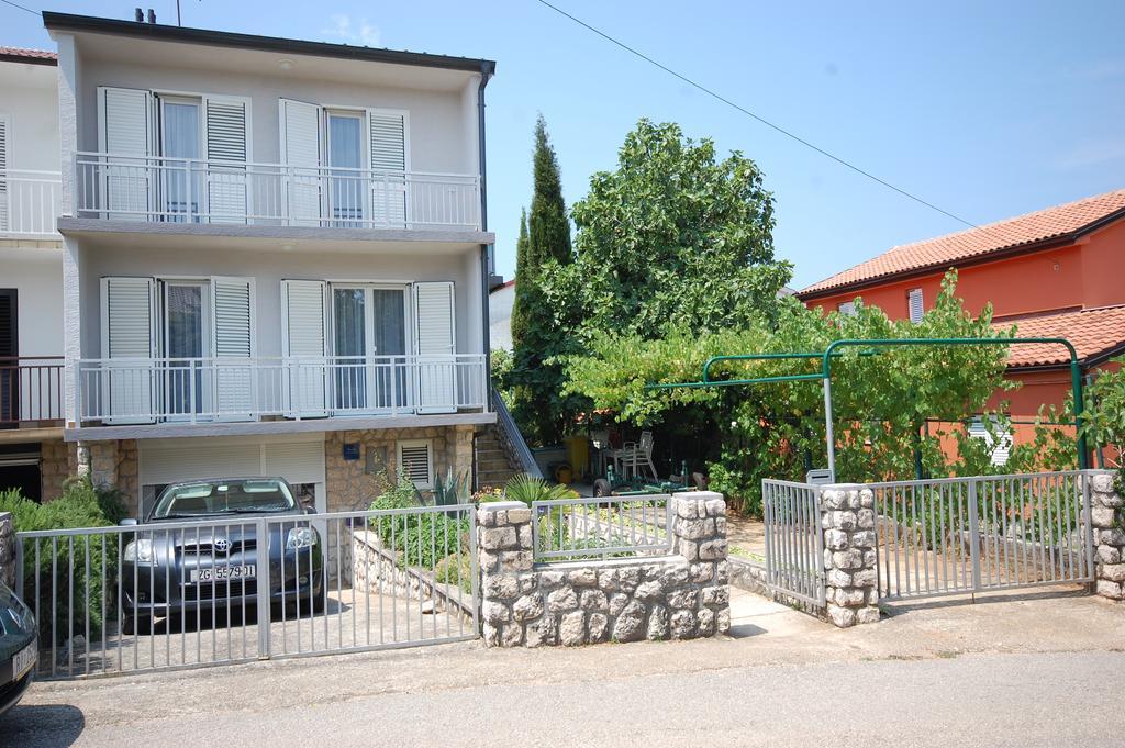 Apartments Jakobi By El-Pi Tours Njivice Dış mekan fotoğraf